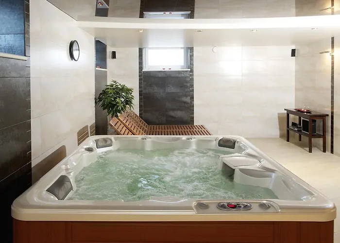 Senoji Bed & Breakfast 3*